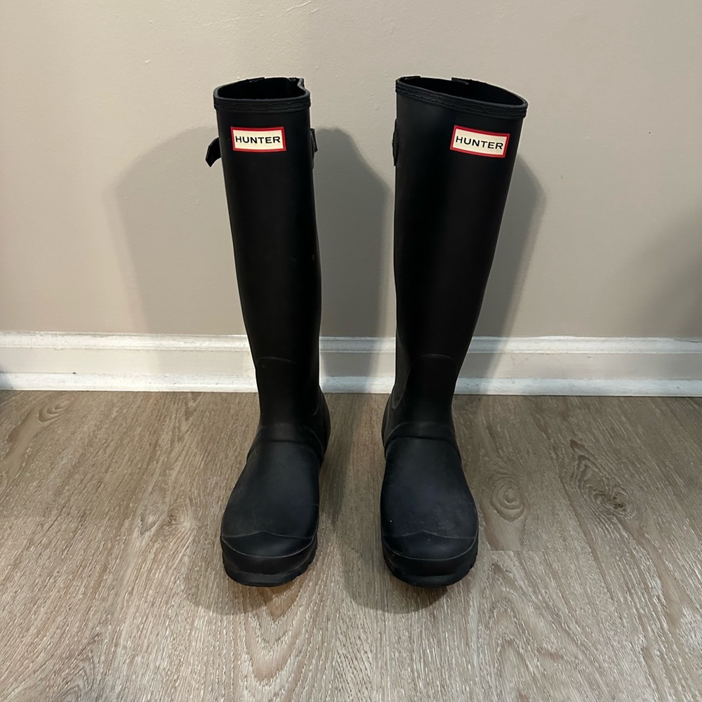 Hunter boots, women’s size 7, matte black
